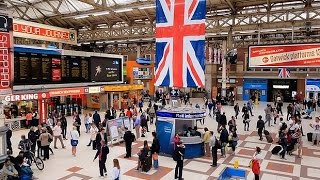 A Walk Through The London Victoria Station London England [upl. by Kindig]